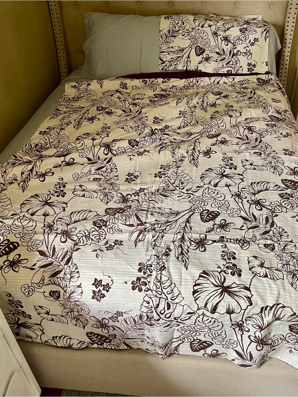 Roxy Floral Vintage Twin Duvet bedding set